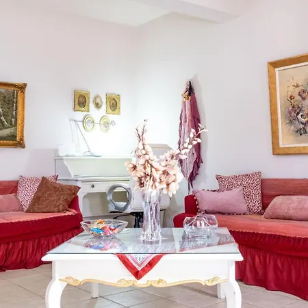 Marathi Apartments * מראתי